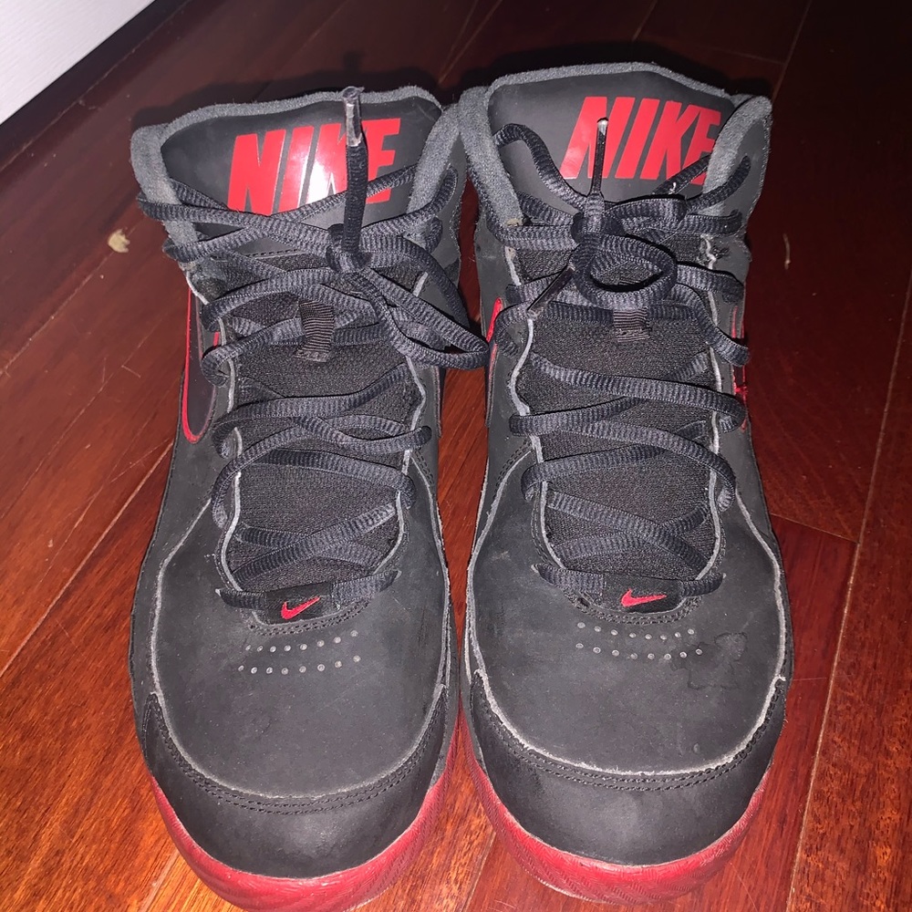 Nike Men's Black & Red Sneakers